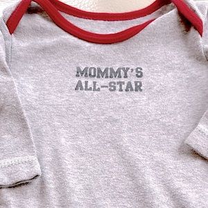 10/$20💥Mommy's All-Star Carter's Graphic Tee Bodysuit, Long Sleeve, Grey Red